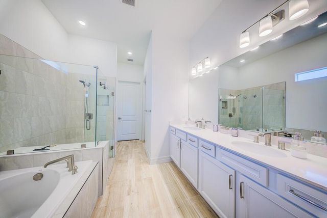 10562 Northbrook Circle, Palm Beach Gardens, FL 33412