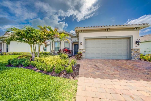 10562 Northbrook Circle, Palm Beach Gardens, FL 33412