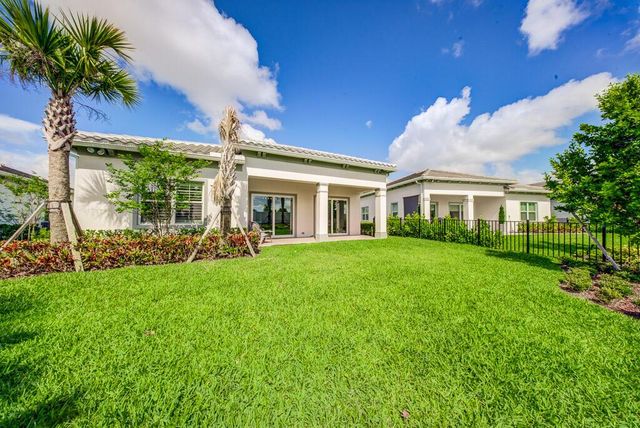 10562 Northbrook Circle, Palm Beach Gardens, FL 33412