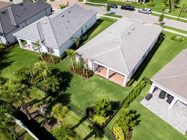 10562 Northbrook Circle, Palm Beach Gardens, FL 33412