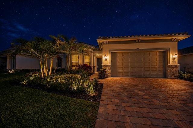 10562 Northbrook Circle, Palm Beach Gardens, FL 33412