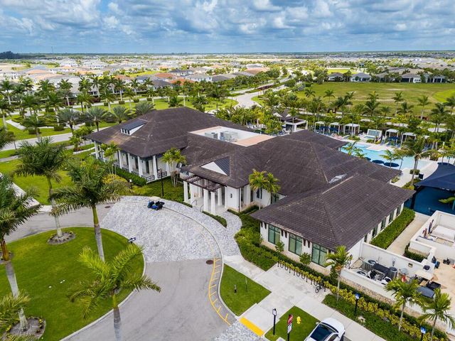 10562 Northbrook Circle, Palm Beach Gardens, FL 33412