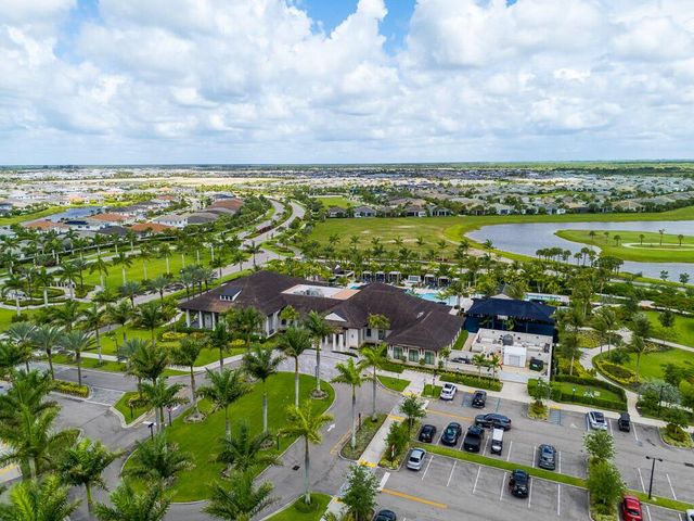 10562 Northbrook Circle, Palm Beach Gardens, FL 33412