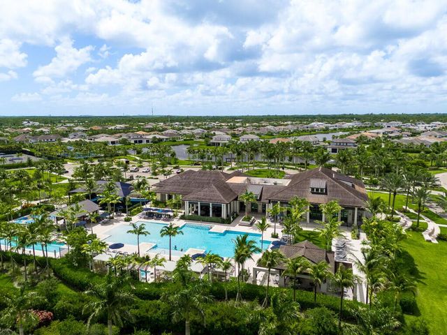 10562 Northbrook Circle, Palm Beach Gardens, FL 33412