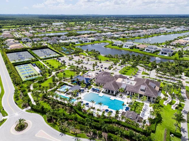 10562 Northbrook Circle, Palm Beach Gardens, FL 33412