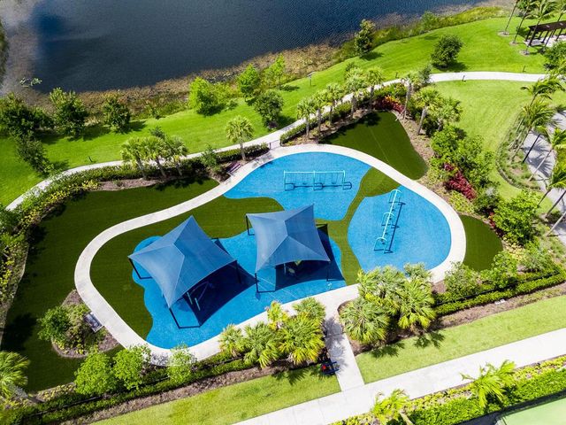 10562 Northbrook Circle, Palm Beach Gardens, FL 33412