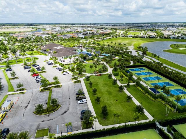 10562 Northbrook Circle, Palm Beach Gardens, FL 33412