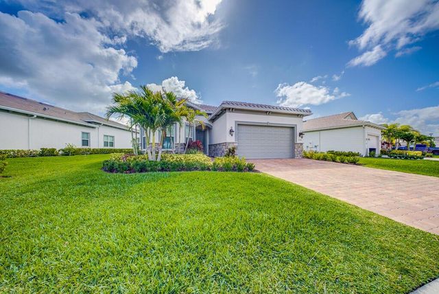 10562 Northbrook Circle, Palm Beach Gardens, FL 33412