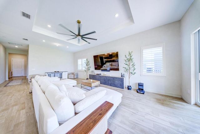 10562 Northbrook Circle, Palm Beach Gardens, FL 33412