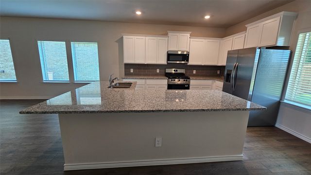 1928 Lostwood Drive, Princeton, TX 75407