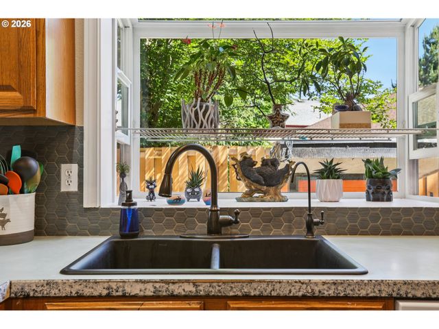 4055 Ne 13TH Ter, Gresham, OR 97030