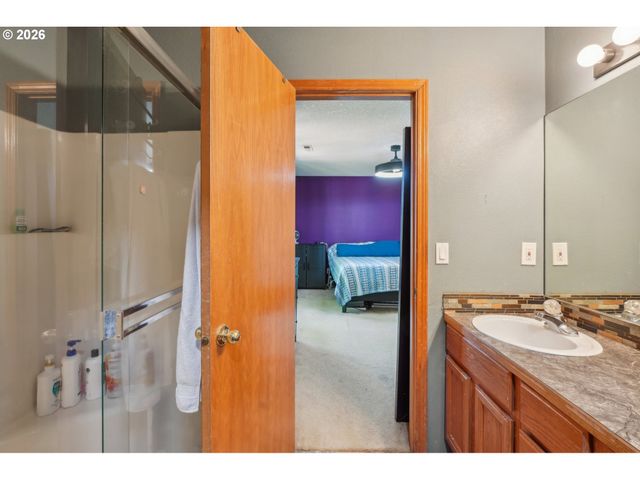 4055 Ne 13TH Ter, Gresham, OR 97030