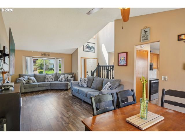 4055 Ne 13TH Ter, Gresham, OR 97030