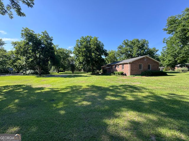 411 N Omega Street, Dexter, GA 31019