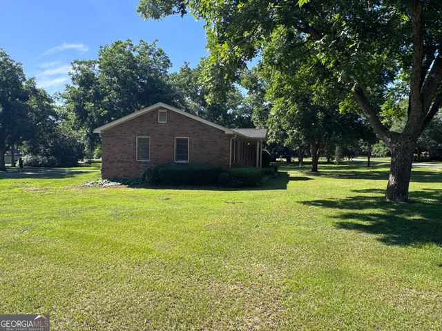 411 N Omega Street, Dexter, GA 31019