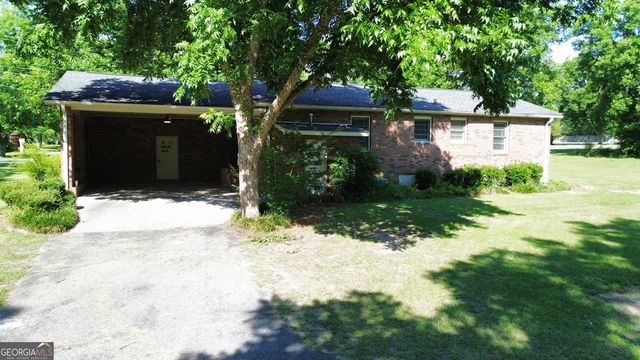 411 N Omega Street, Dexter, GA 31019