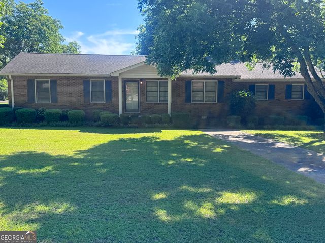 411 N Omega Street, Dexter, GA 31019