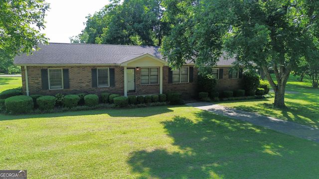 411 N Omega Street, Dexter, GA 31019
