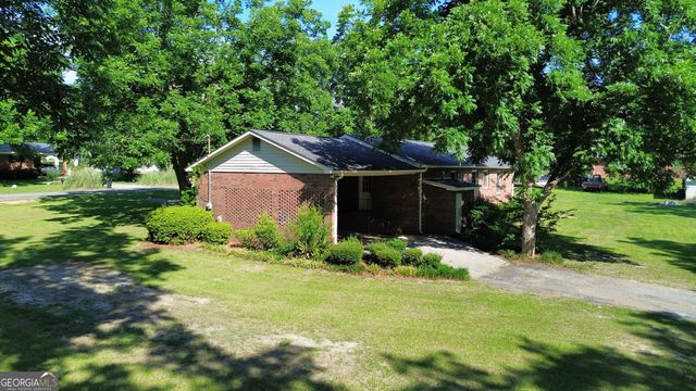 411 N Omega Street, Dexter, GA 31019