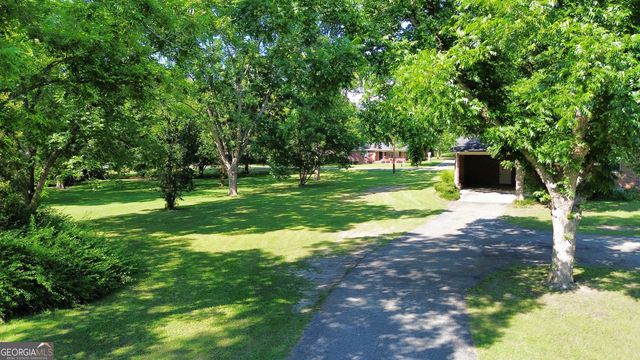 411 N Omega Street, Dexter, GA 31019