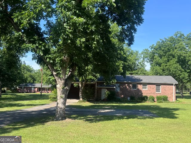 411 N Omega Street, Dexter, GA 31019