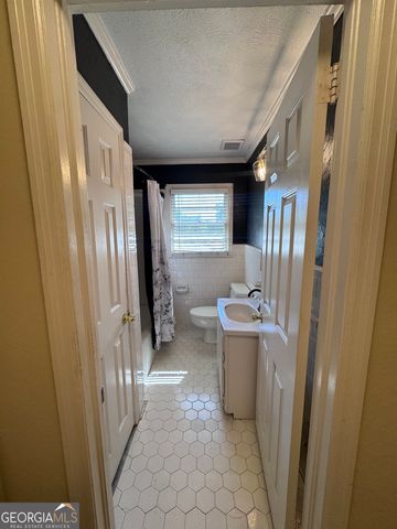 411 N Omega Street, Dexter, GA 31019