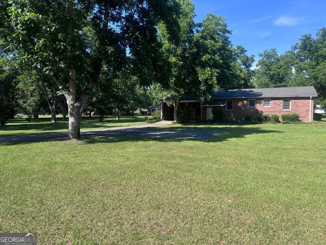 411 N Omega Street, Dexter, GA 31019