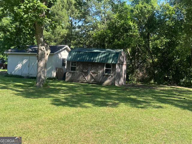 411 N Omega Street, Dexter, GA 31019