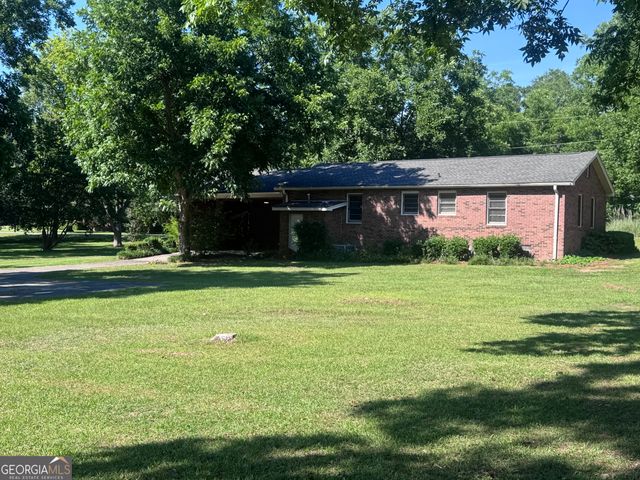 411 N Omega Street, Dexter, GA 31019