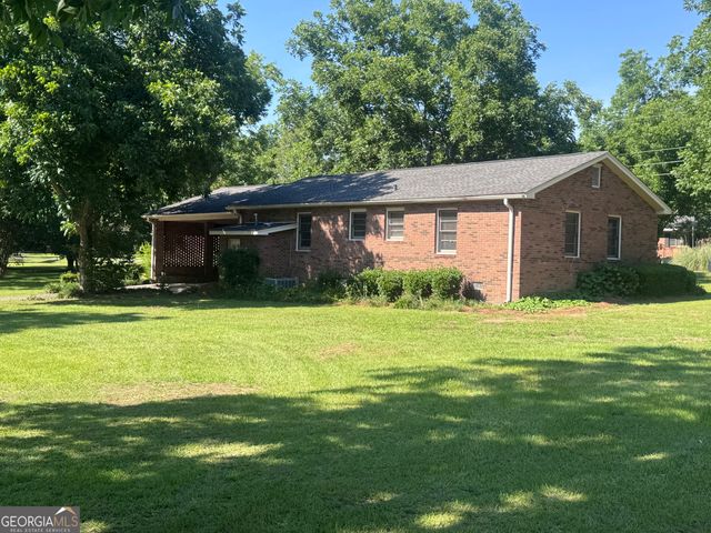411 N Omega Street, Dexter, GA 31019