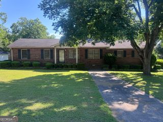 411 N Omega Street, Dexter, GA 31019