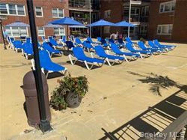 750 Shore Road 4D, Long Beach, NY 11561