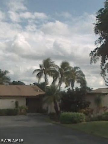 4187 Lakewood BLVD E13, Naples, FL 34112