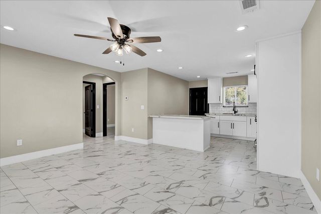 1518 W Grove Avenue, Visalia, CA 93291