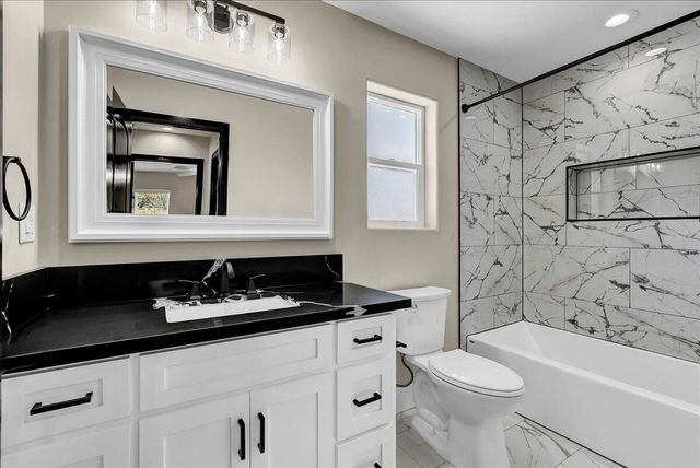 1518 W Grove Avenue, Visalia, CA 93291