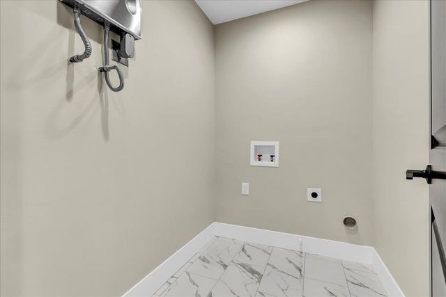 1518 W Grove Avenue, Visalia, CA 93291