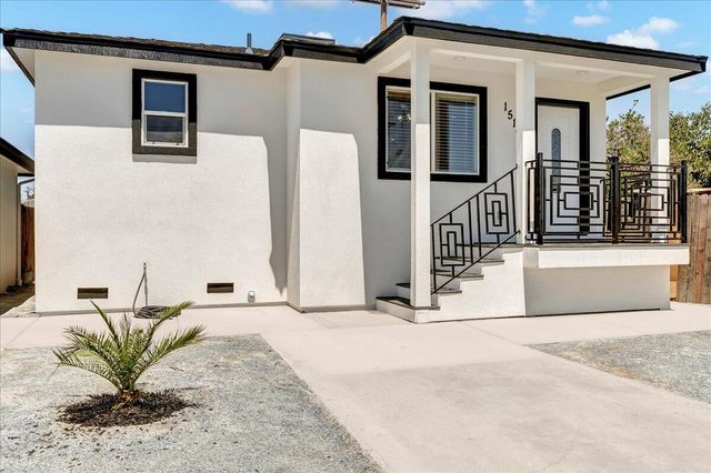 1518 W Grove Avenue, Visalia, CA 93291