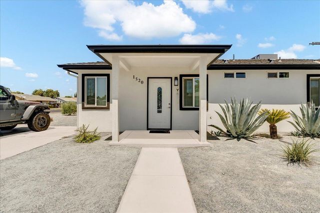1518 W Grove Avenue, Visalia, CA 93291