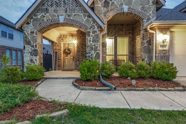 9328 Amistad Lane, Denton, TX 76226