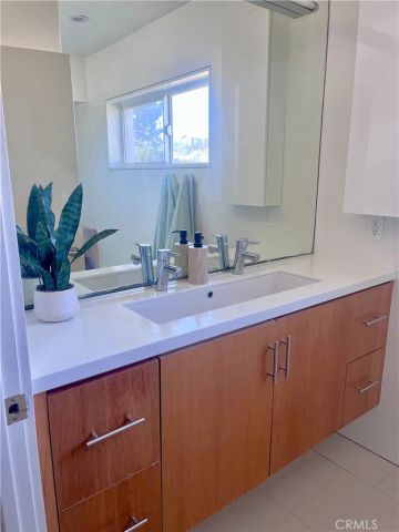 2848 Buzz Court, Los Angeles, CA 90039