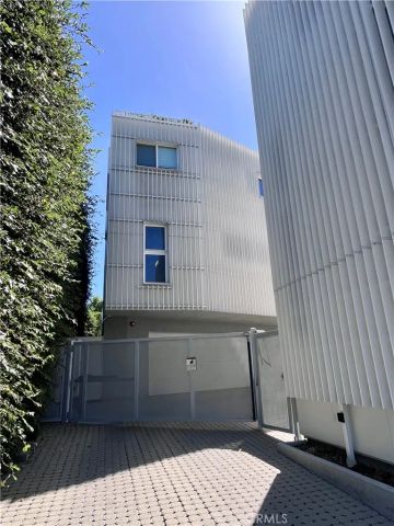 2848 Buzz Court, Los Angeles, CA 90039
