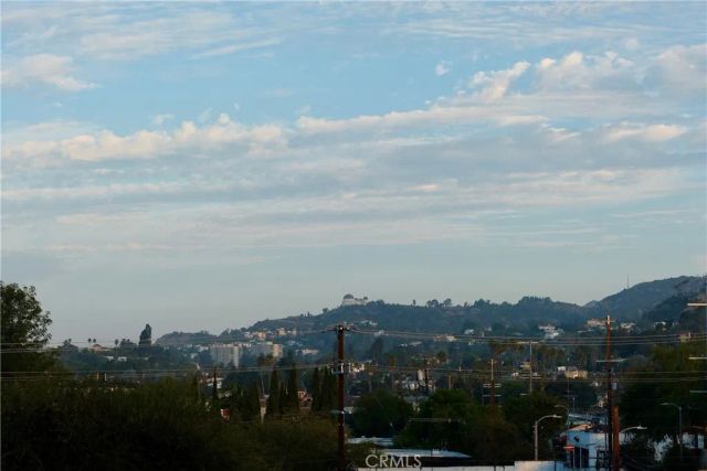 2848 Buzz Court, Los Angeles, CA 90039