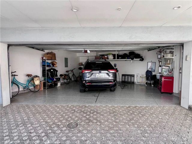 2848 Buzz Court, Los Angeles, CA 90039