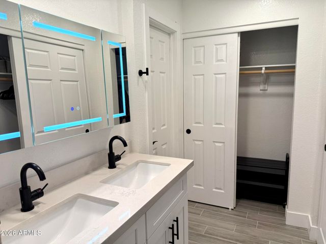 8649 E ROYAL PALM Road 222, Scottsdale, AZ 85258