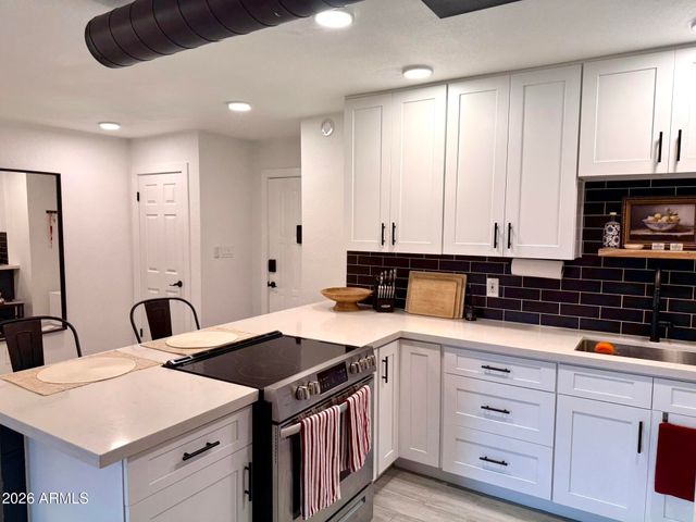 8649 E ROYAL PALM Road 222, Scottsdale, AZ 85258