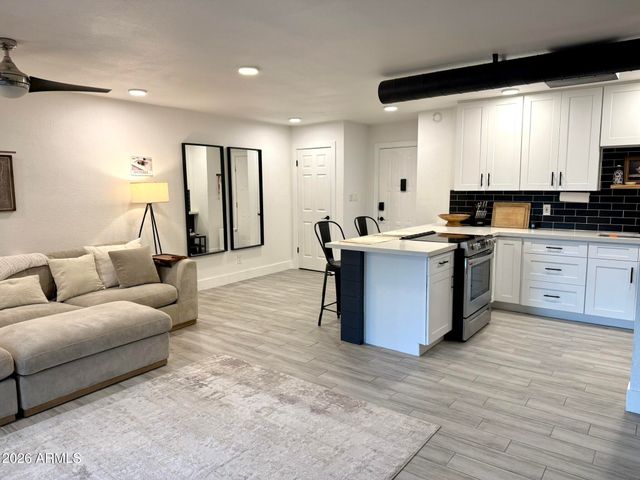 8649 E ROYAL PALM Road 222, Scottsdale, AZ 85258