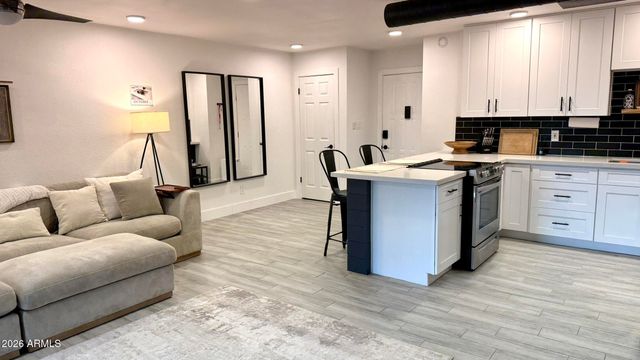 8649 E ROYAL PALM Road 222, Scottsdale, AZ 85258