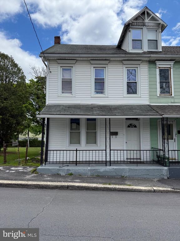 328 E OAK ST, Frackville, PA 17931