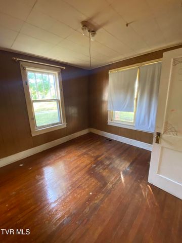 4228 Sullivan Gardens Drive, Kingsport, TN 37660