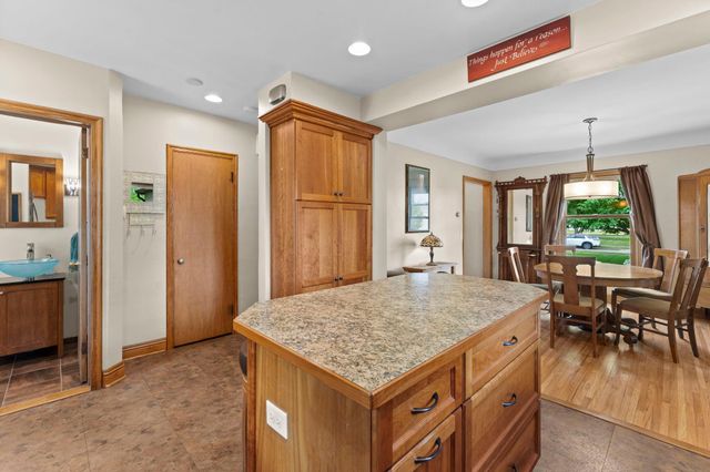 7613 49th Avenue N, New Hope, MN 55428